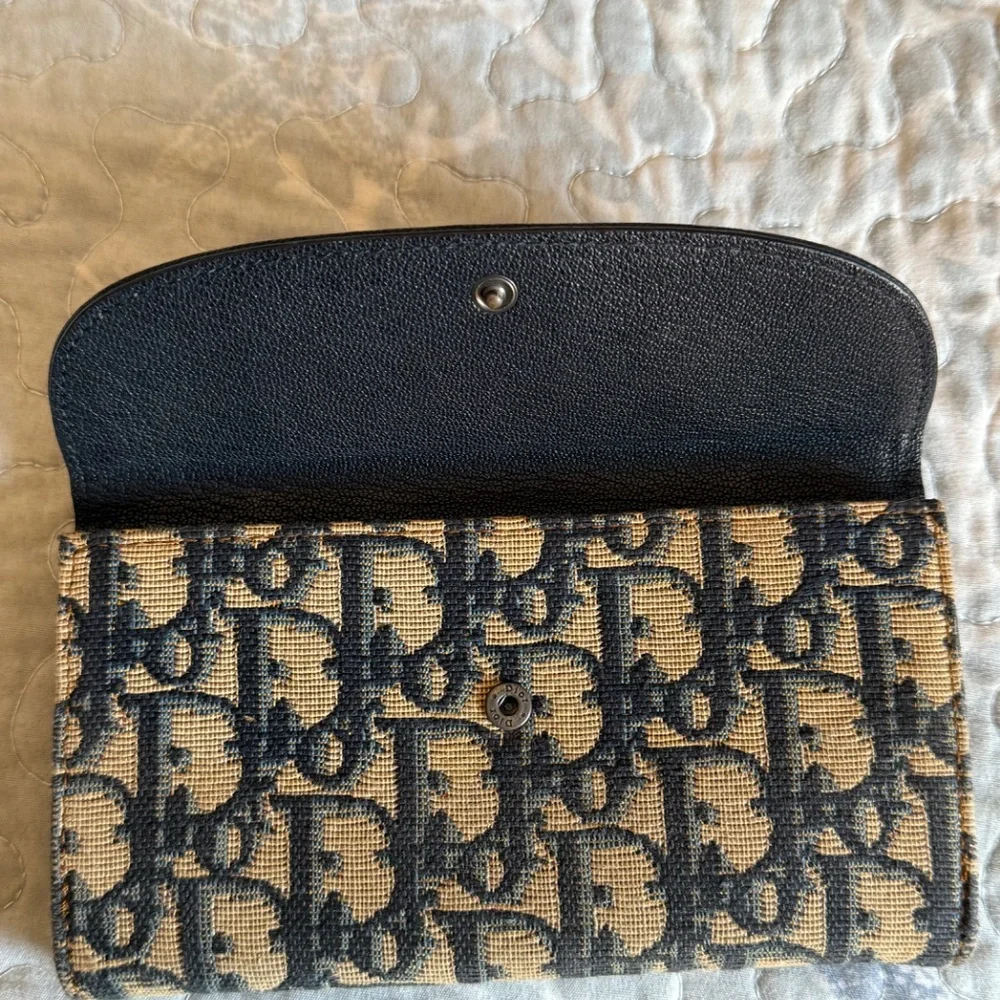 SOLD - Picture 4 of 10